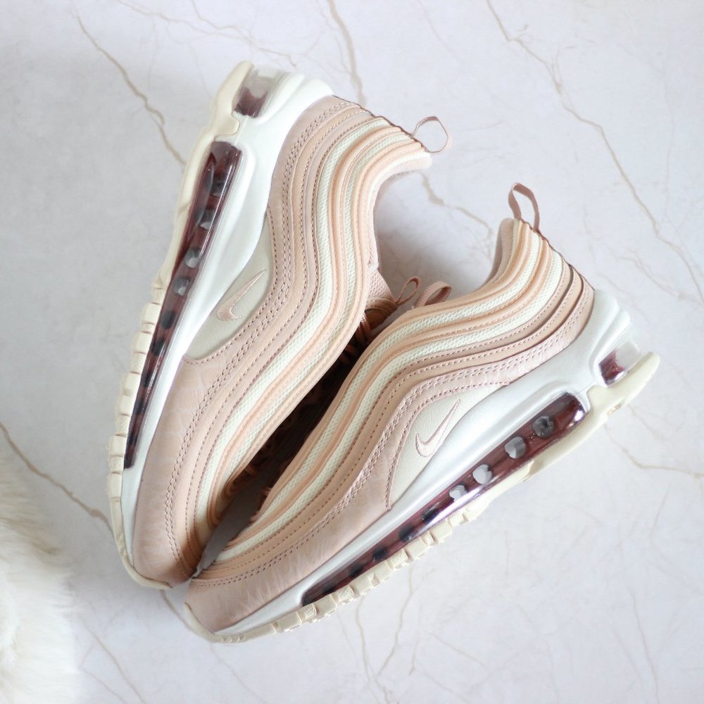 🔥𝐒𝐎𝐋𝐃 𝐎𝐔𝐓🔥 - Picture 3 of 9